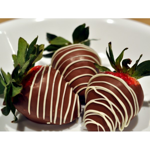 DRIZZLED CHOCOLATE COVERED STRAWBERRIES #7751